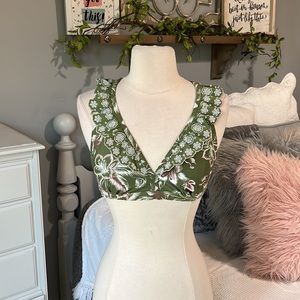 Bikini Swimsuit Top Tropical Ruffle Criss Cross Back Womens Small Eyelet Green